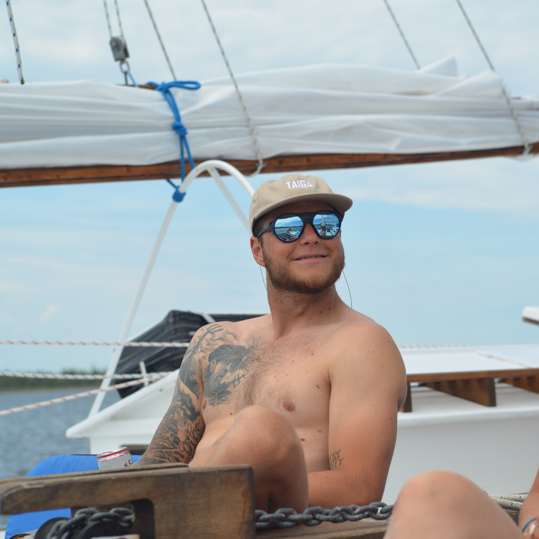 DAD HAT TAIGA on a sail boat - Beige