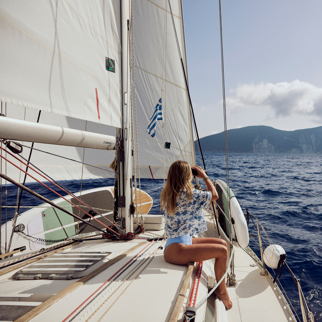 Nano Zip Air 9'8 - Compact SUP on a sail boat in Greece