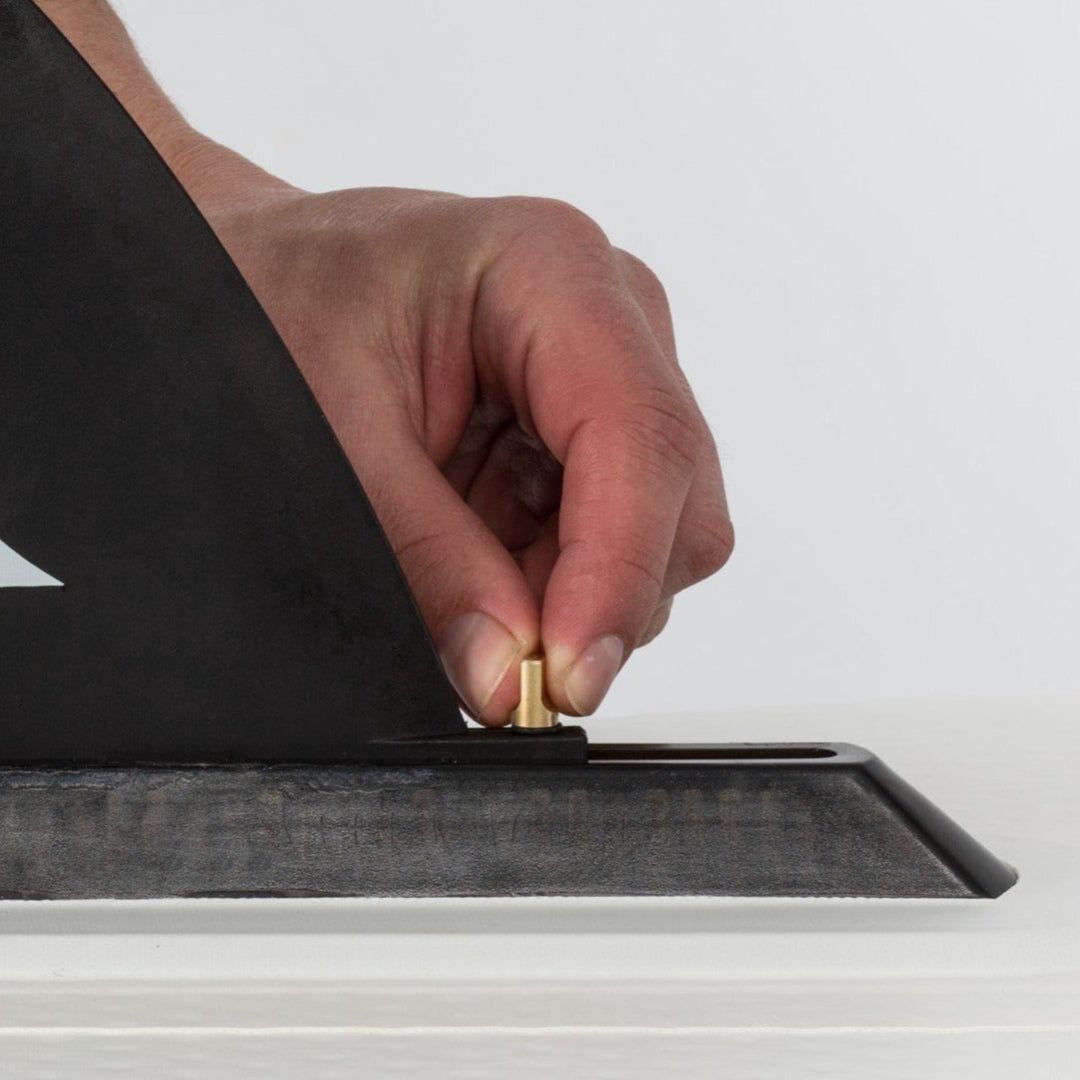 SCREW AND PLATE FOR CENTRAL FIN (INFLATABLE PADDLE BOARD) - Taiga Board